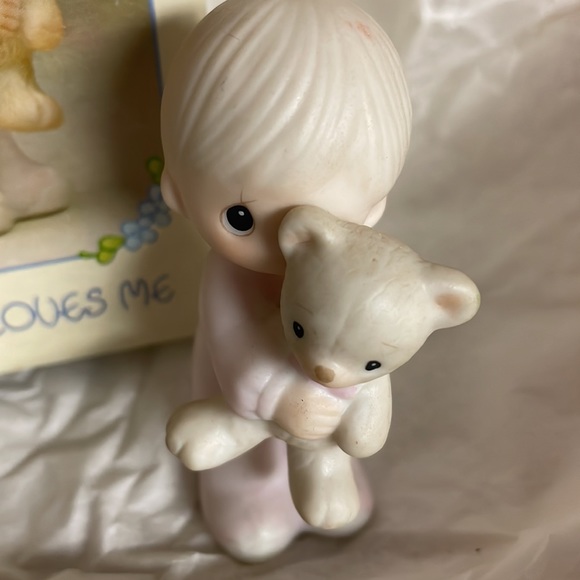 Precious Moments Jesus Loves Me - Picture 2 of 3